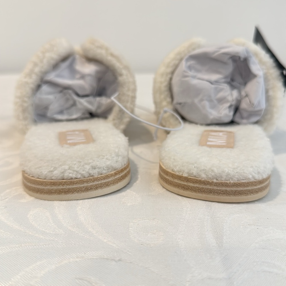 MIA Cosette Faux Shearling Sandal. Ladies Size 8 - Picture 10 of 11